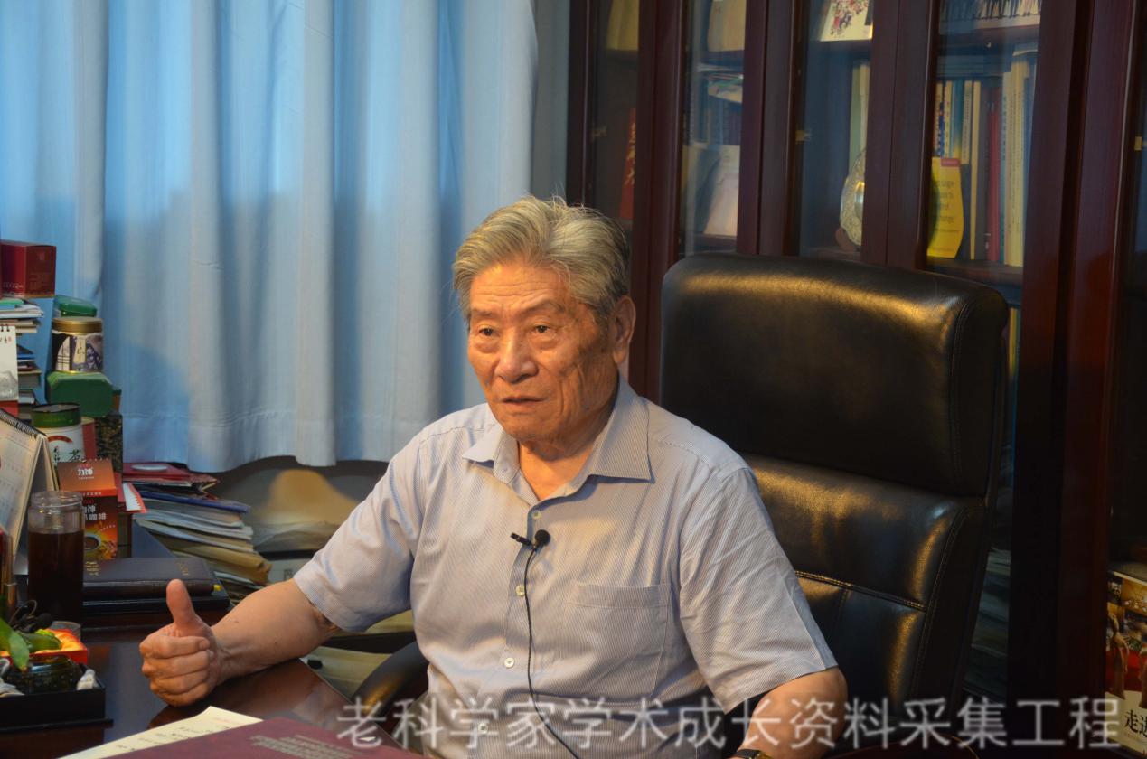 他是最潮老校长，克伦宾奖第一位亚洲获奖者