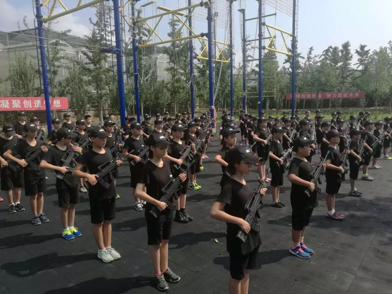 小硬汉青少年军事夏令营,军事夏令营军事五项教案