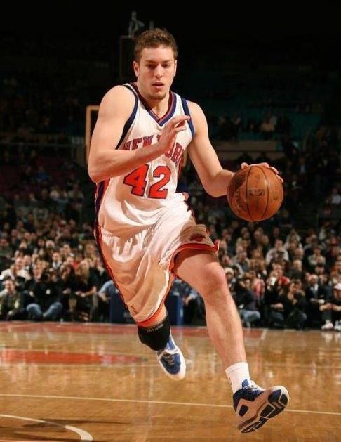 nba十大美男勒夫,骑士队乐福西装