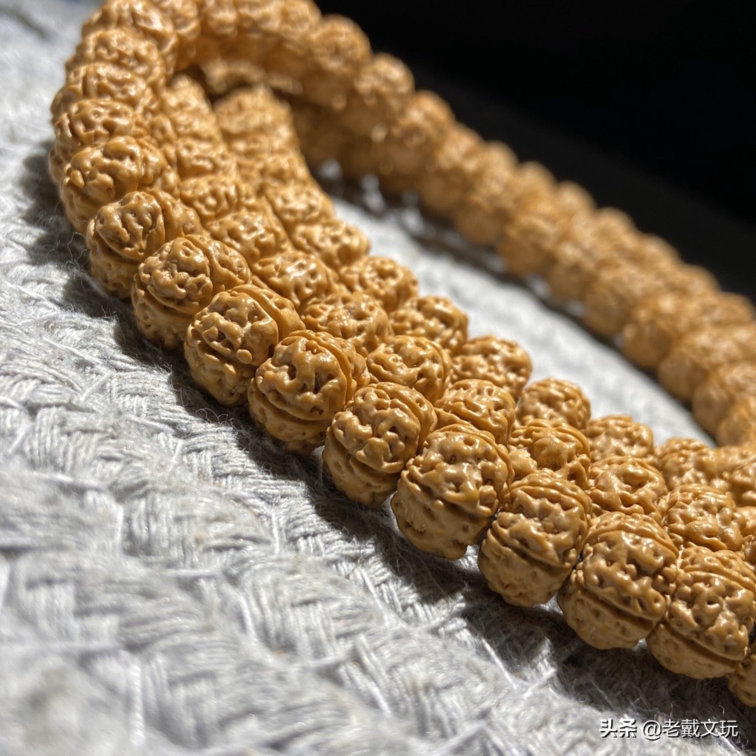赏好物教学交流，今日给大家带来的是一串极品小金刚