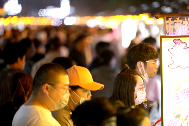 明达欢乐夜市小吃区团购,明达夜市推荐