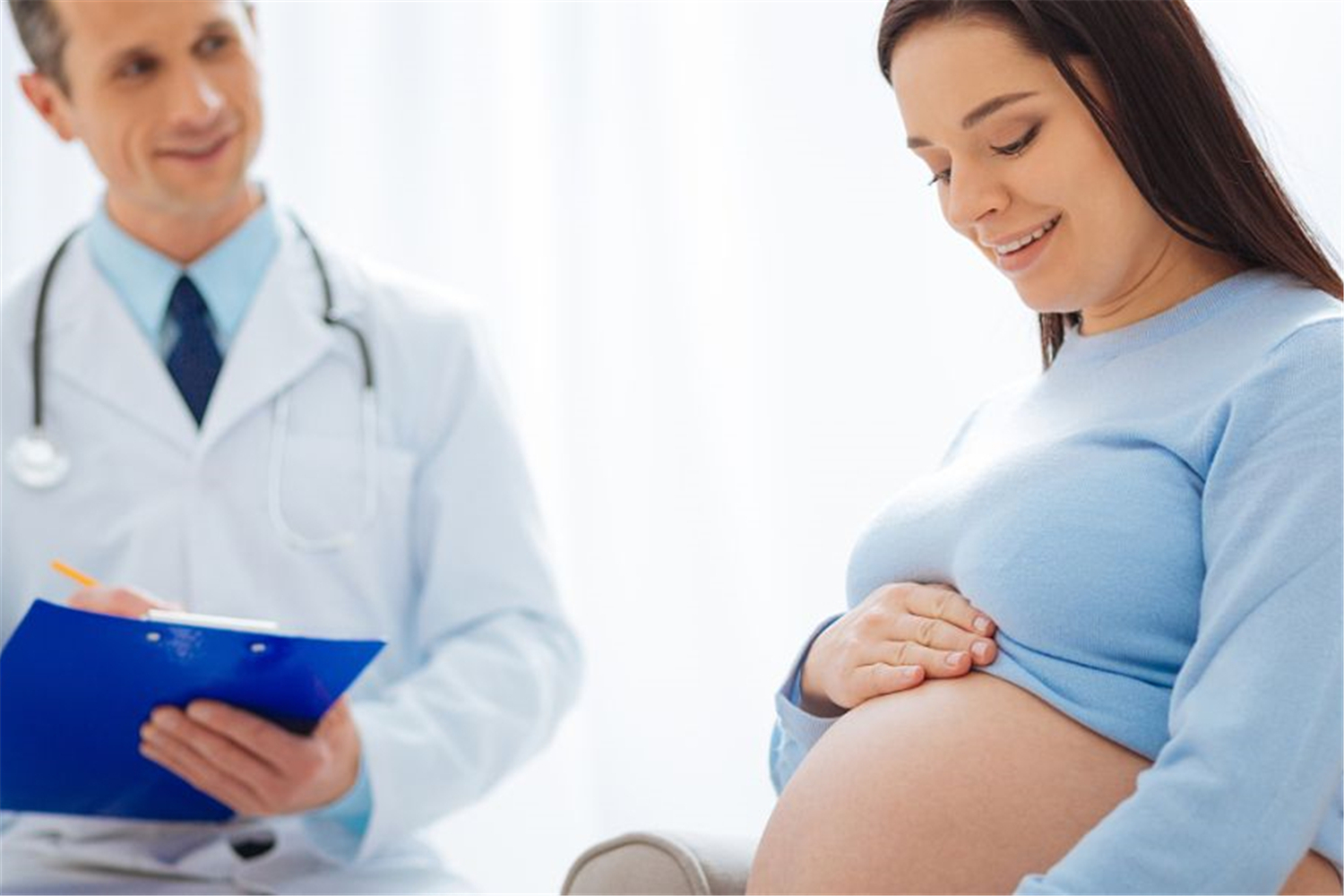 胎停育空孕囊生化什么原因,孕检发现胎儿有问题怎么办