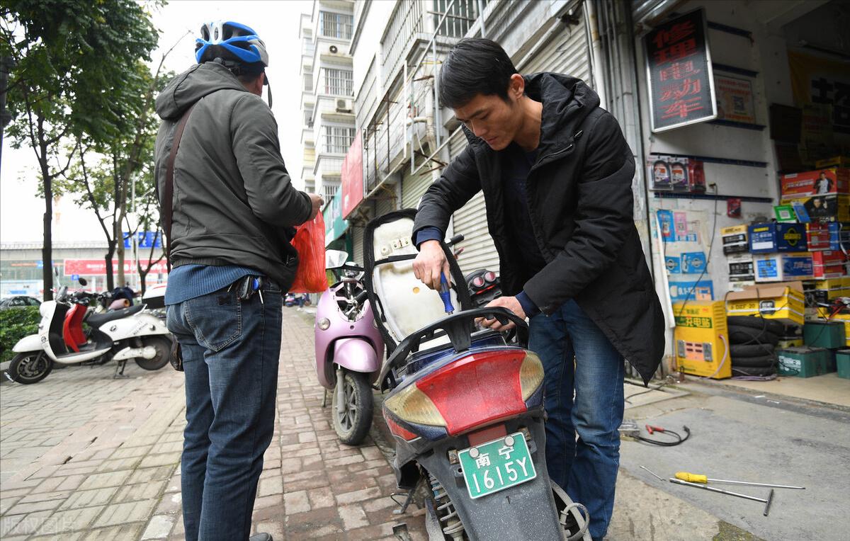 买电动车汽车最重要要考虑什么,电动车哪个品牌车好开些