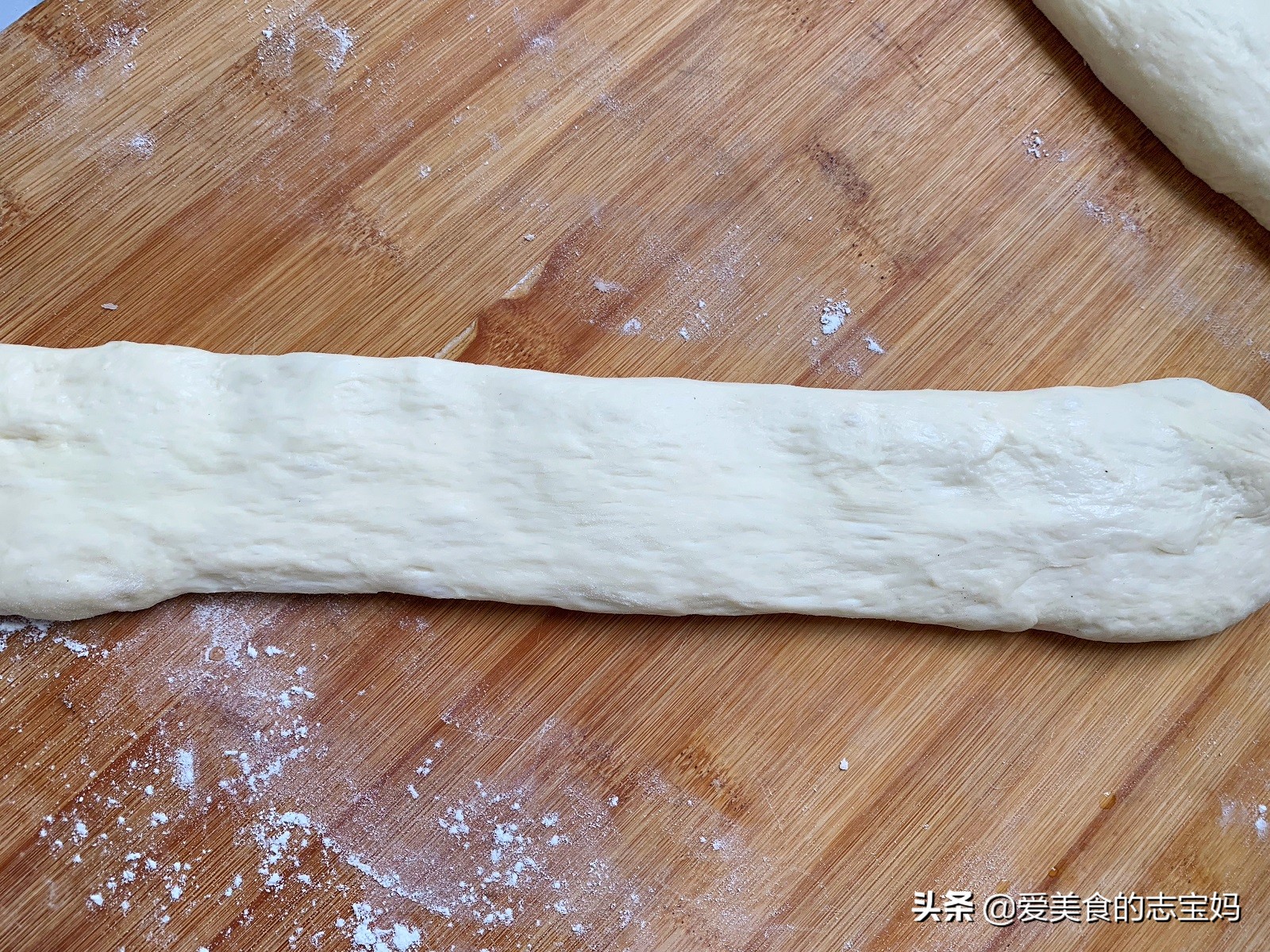 油条这样做更酥脆内含油条配方,油条怎样做才能蓬松酥脆有油条粉