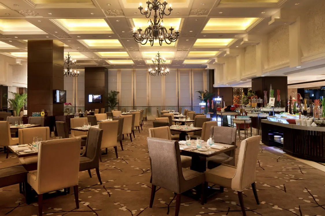 重庆人均100的酒店,重庆希尔顿一大一小自助