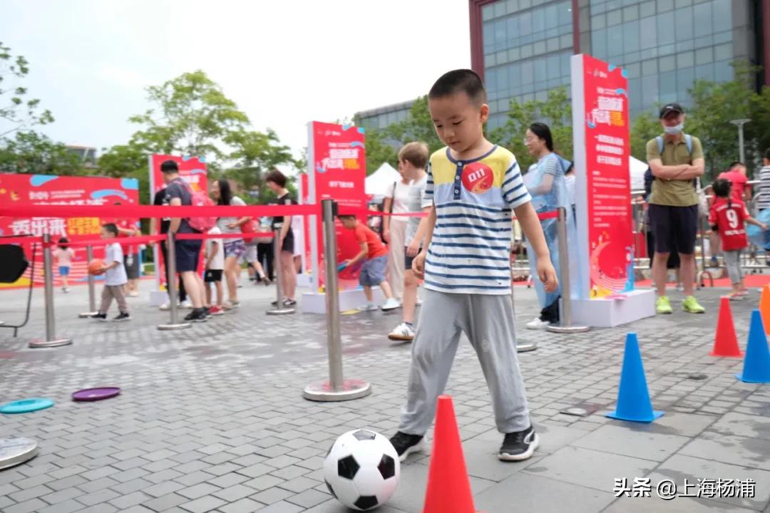 红色亲子运动会项目,幼儿园红色主题亲子运动会