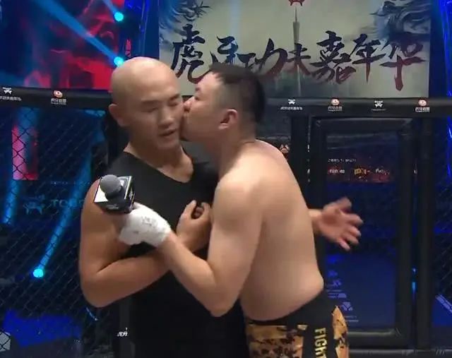 郭老师封号，铁山靠停播，抽象文化死了吗？