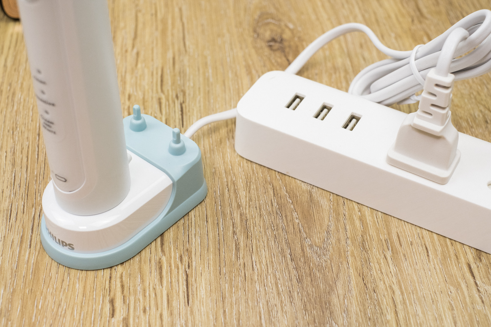 电动牙刷水里震动效果,电动牙刷刷牙的正确方法3d演示