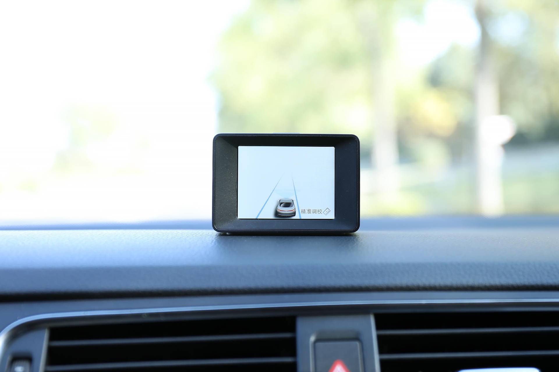 还有这等好事？花行车记录仪的钱体验豪车标配的高级驾驶辅助