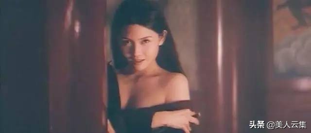 “性感*星艳**”邱淑贞：媚而不俗，娇艳欲滴，活在无数少男的*梦春**里