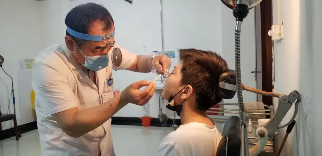 辉县市中医院简介,辉县中医院夜景