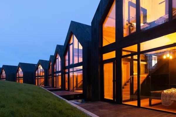 结合了传统与现代，倡导个人主义和独特性的波兰乡村度假屋