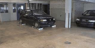 空中一字马搞笑图,一个突如其来的一字马