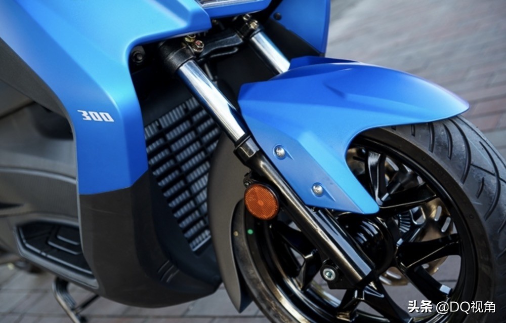 三阳joymaxz300plus对比升仕350,三阳joymaxz300踏板车