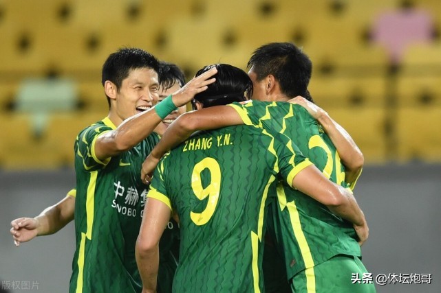 金元足球最后一抹斜阳：归化成闹剧，全华班成笑谈！泰山屹立不倒