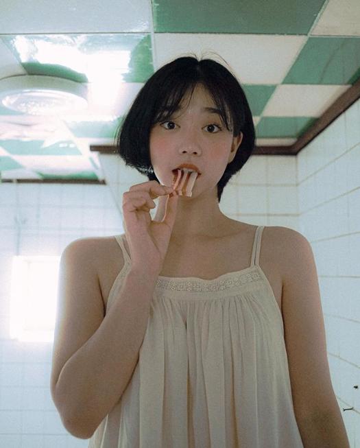 不再羡慕氧气女生的“滤镜肌”，教你get水润通透的光感肌