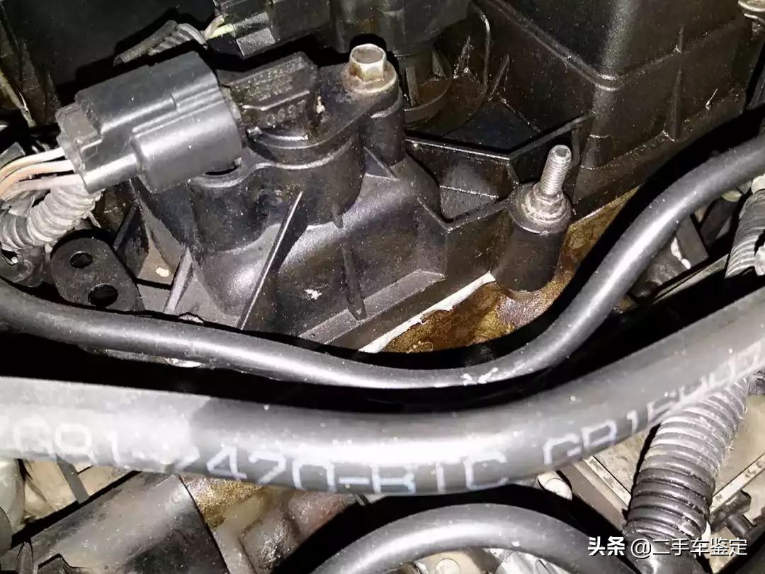 你觉得这款车的门柱焊点正常吗？难道门柱焊点不应该是排排站吗？