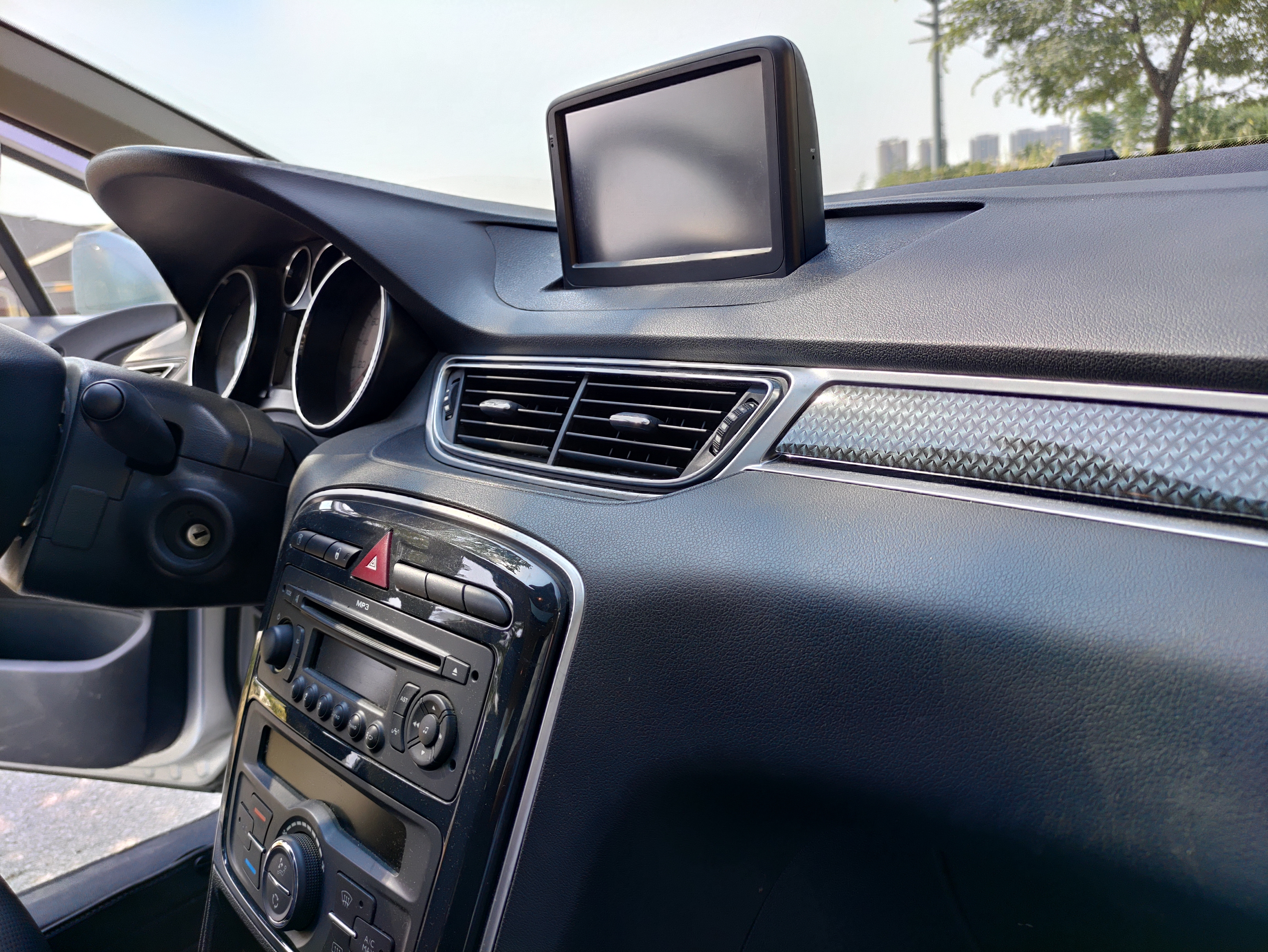 标致308跑了15万公里值得买吗,2万多能买到标致308吗