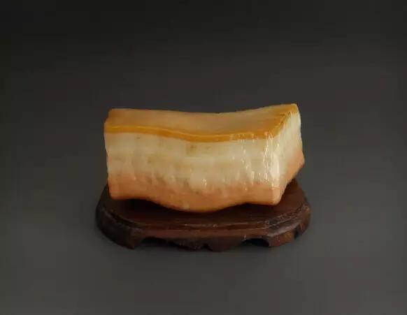 牧民捡到一块石头价格,牧民捡到石头值多少钱