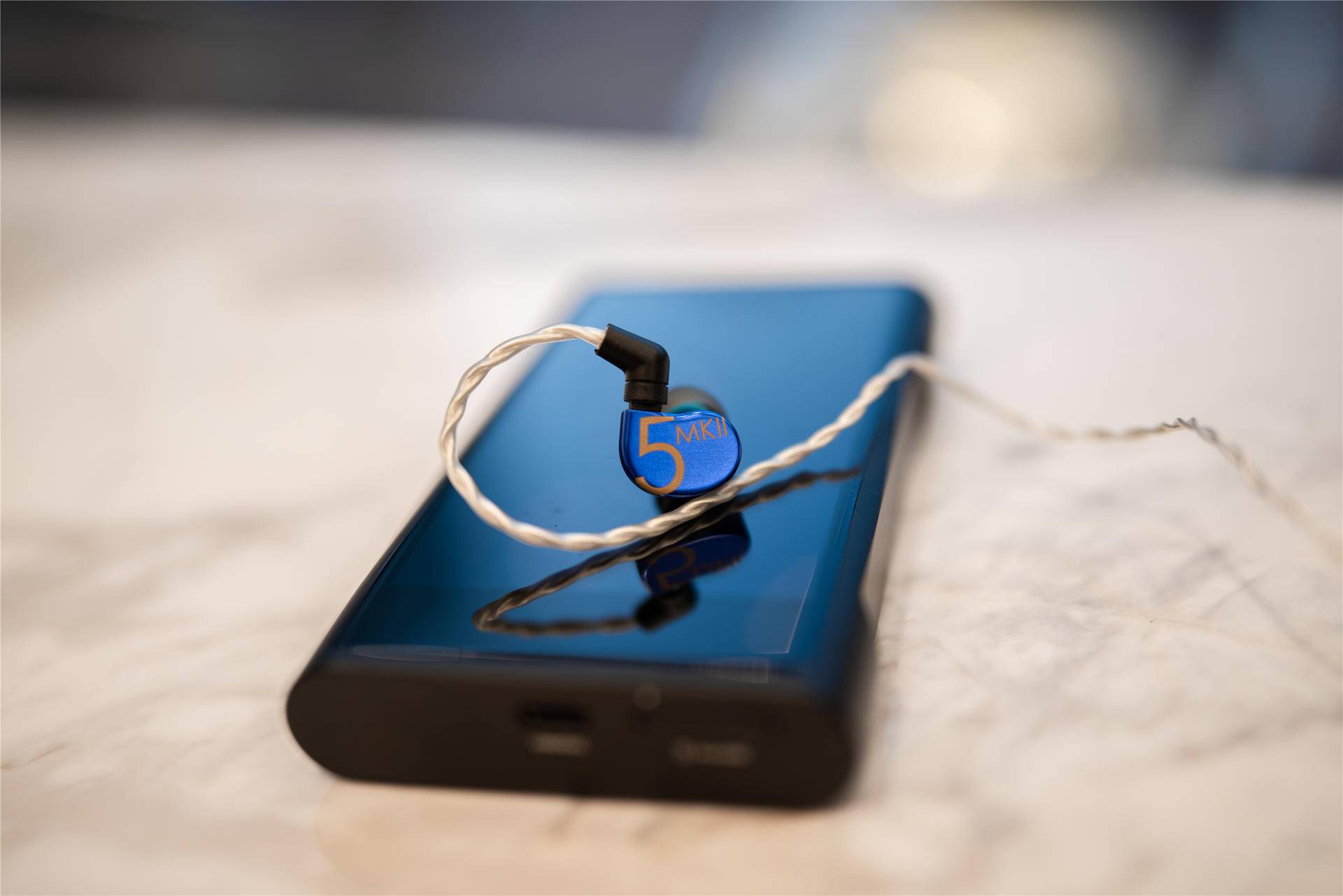 终将到来的万元户，简单说说山灵旗舰*放播**器M8