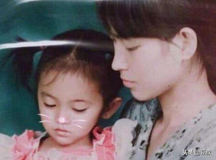 鞠婧祎18岁到40岁的颜值变化,鞠婧祎高中成绩好吗