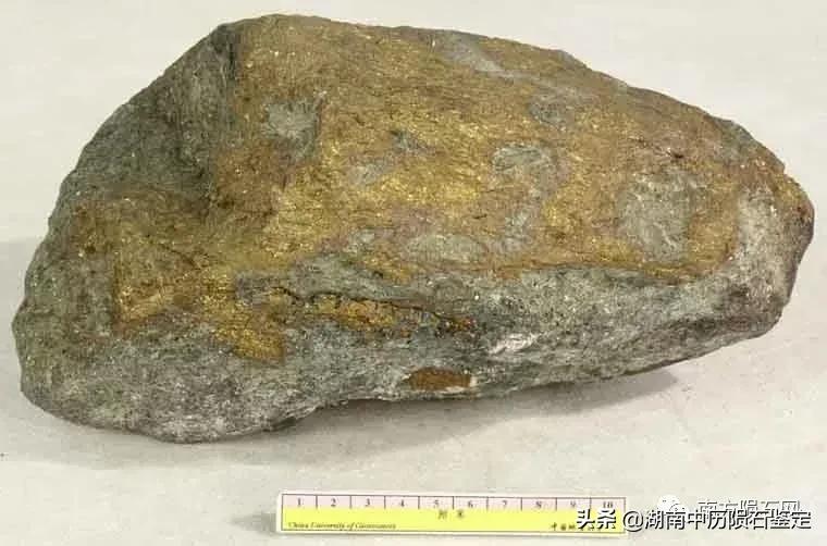 月球陨石与地球矿石的区别,月球陨石和矿石有什么区别