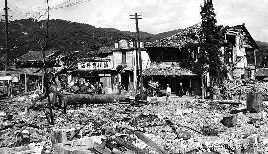 二战时被原子弹炸毁的广岛图片,历史记录二战日本广岛原子弹事件