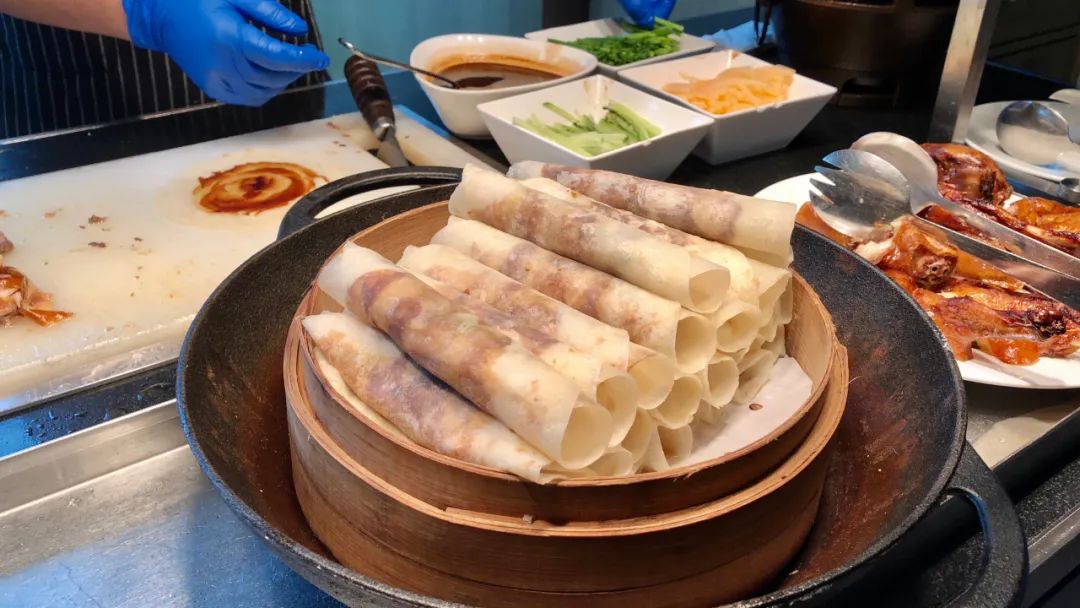 夜游盛世钱塘，赏绚烂灯光秀，打卡杭州钱江新城万豪酒店