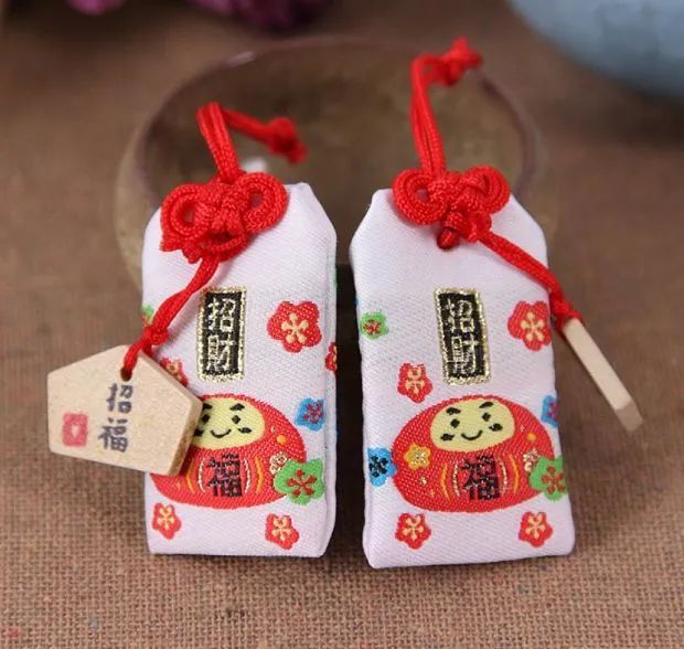 你知道猫咪胡须的秘密么,捡到猫咪的胡子有什么寓意