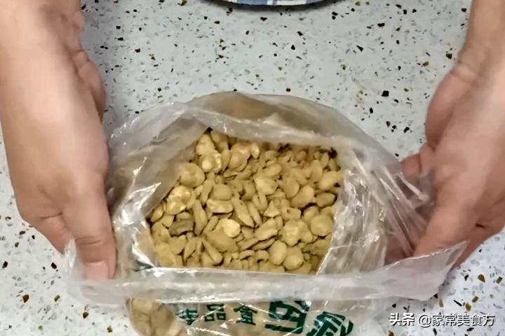 在家做豆瓣酱详细步骤,三伏天的豆瓣酱的做法