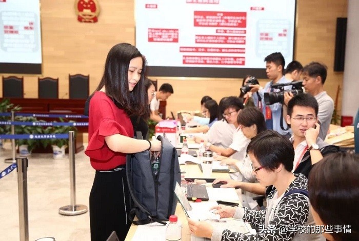 高考考了180分有希望上大专吗,今年考438分冲本科好还是走专科好