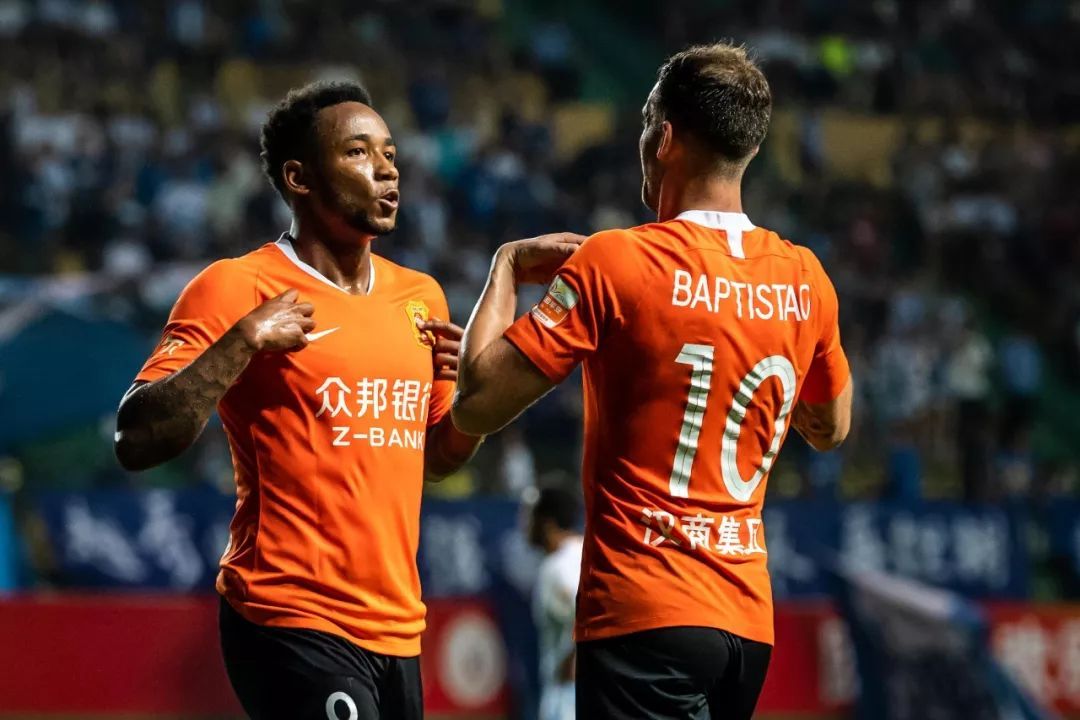武汉卓尔0:5广州恒大,坚韧如钢铁温柔如蝶翼