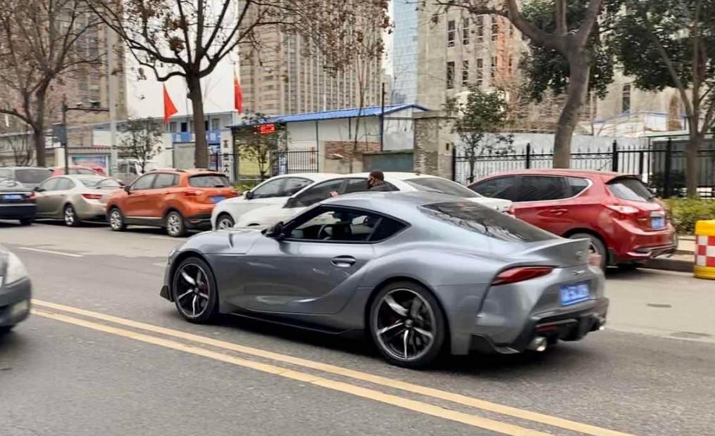 丰田思域2019款劲动版,本田新思域2020款多少钱落地