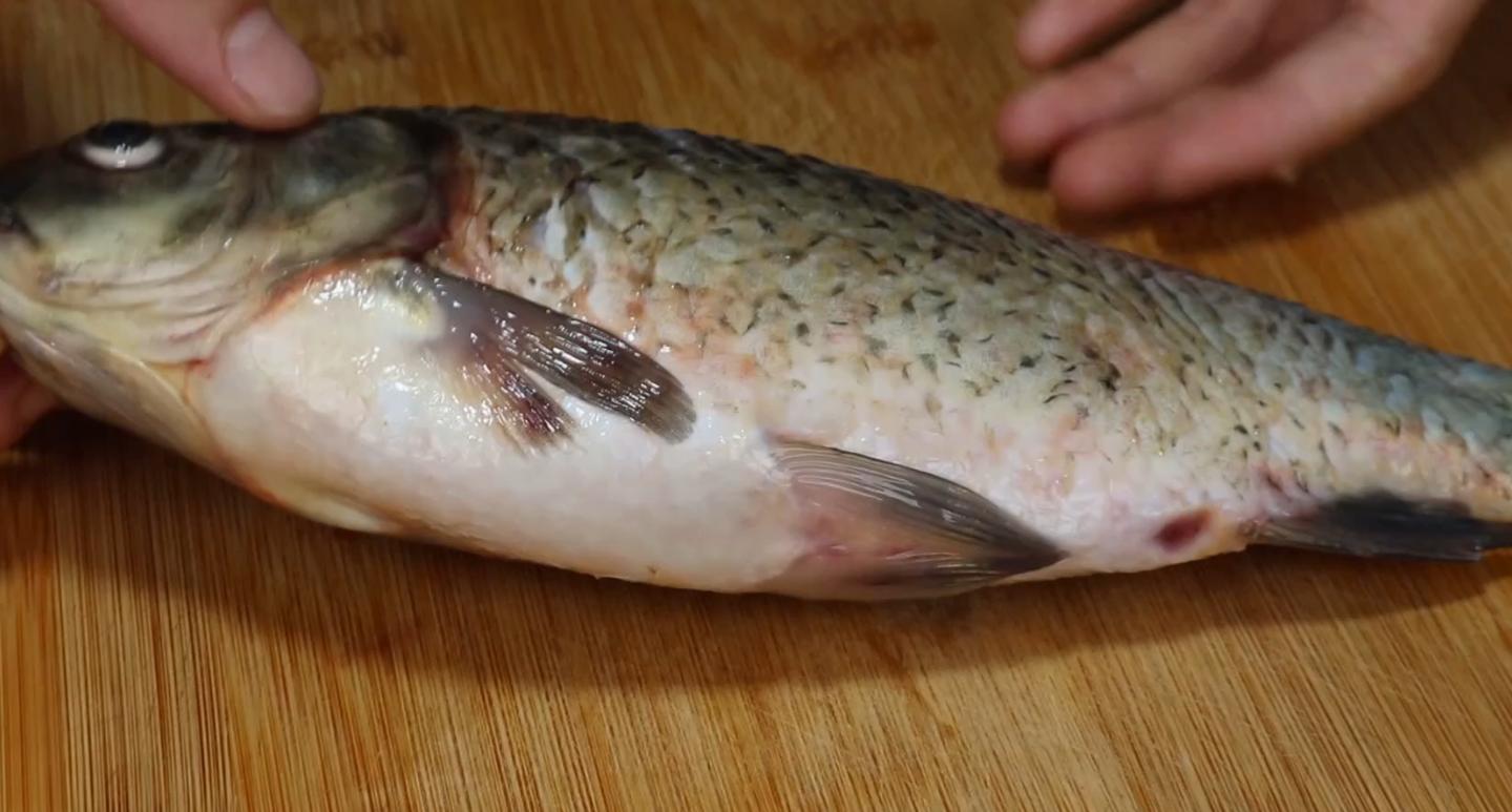 鱼的四个部位毒素最强,鱼身上4个部位千万别吃