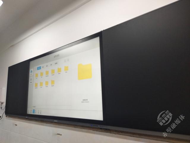 希沃智慧黑板和鸿合智慧黑板价格,智慧黑板直播课堂