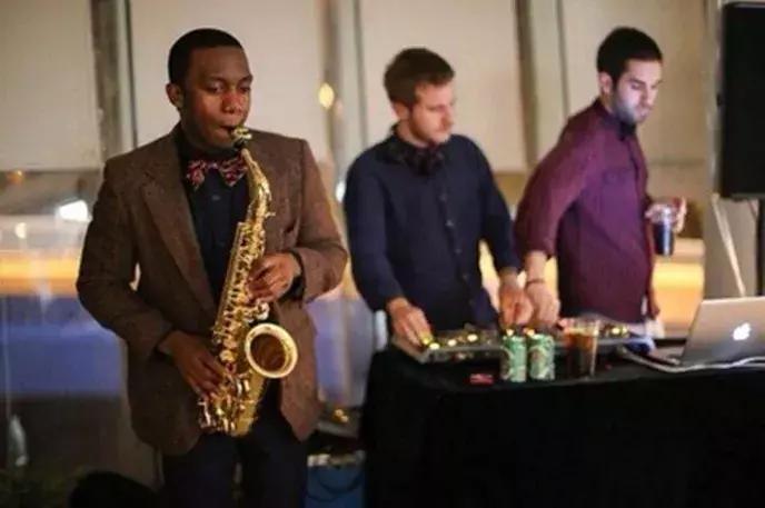 初学萨克斯一般练什么乐器,初学萨克斯有什么好的教学方法