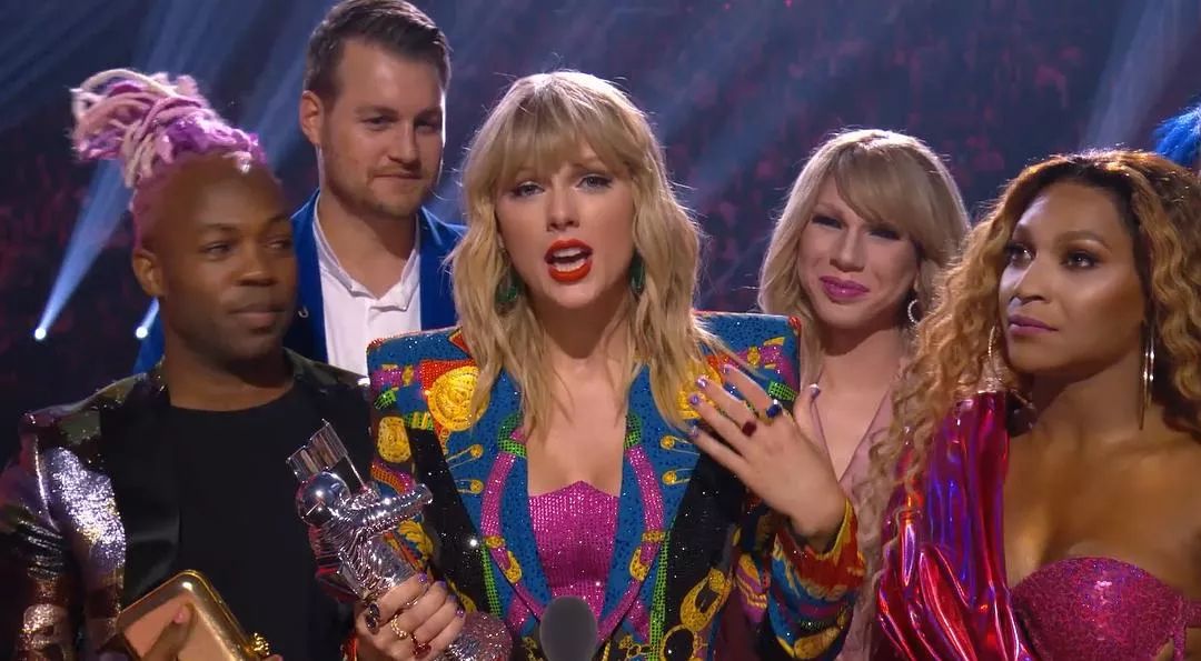 2万人打了5星，看完这部纪录片，才明白她为什么是美国顶级流量