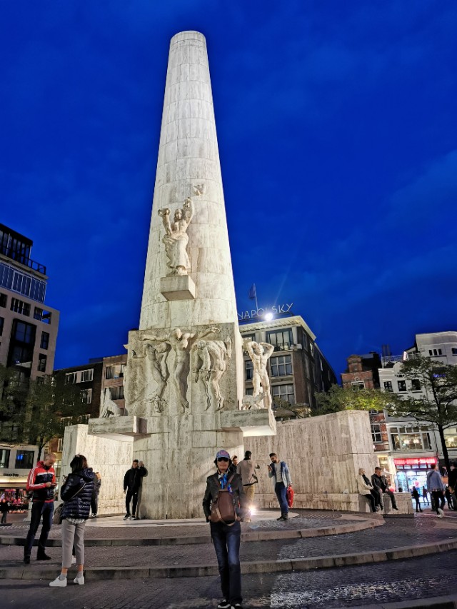 *麻大**味浓的街道，蜂拥的游客—欧洲之旅（五）