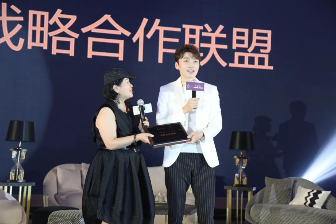 Mr.C+与峰上大宅装饰达成战略合作联盟，又多了一位强力的小伙伴