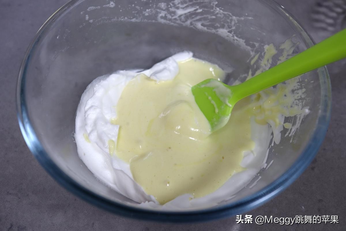 杯子蛋糕不塌不回缩的配方,如何让杯子蛋糕蓬松柔软不塌