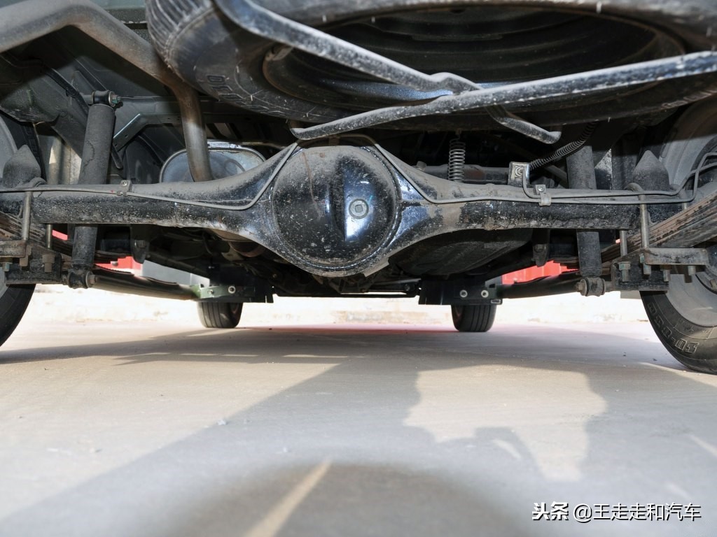 吉姆尼军绿版视频,吉姆尼军绿色小越野车