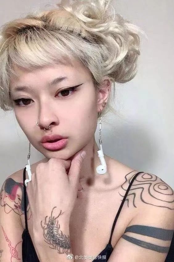 花2000买苹果手机值得吗,花2000买耳机