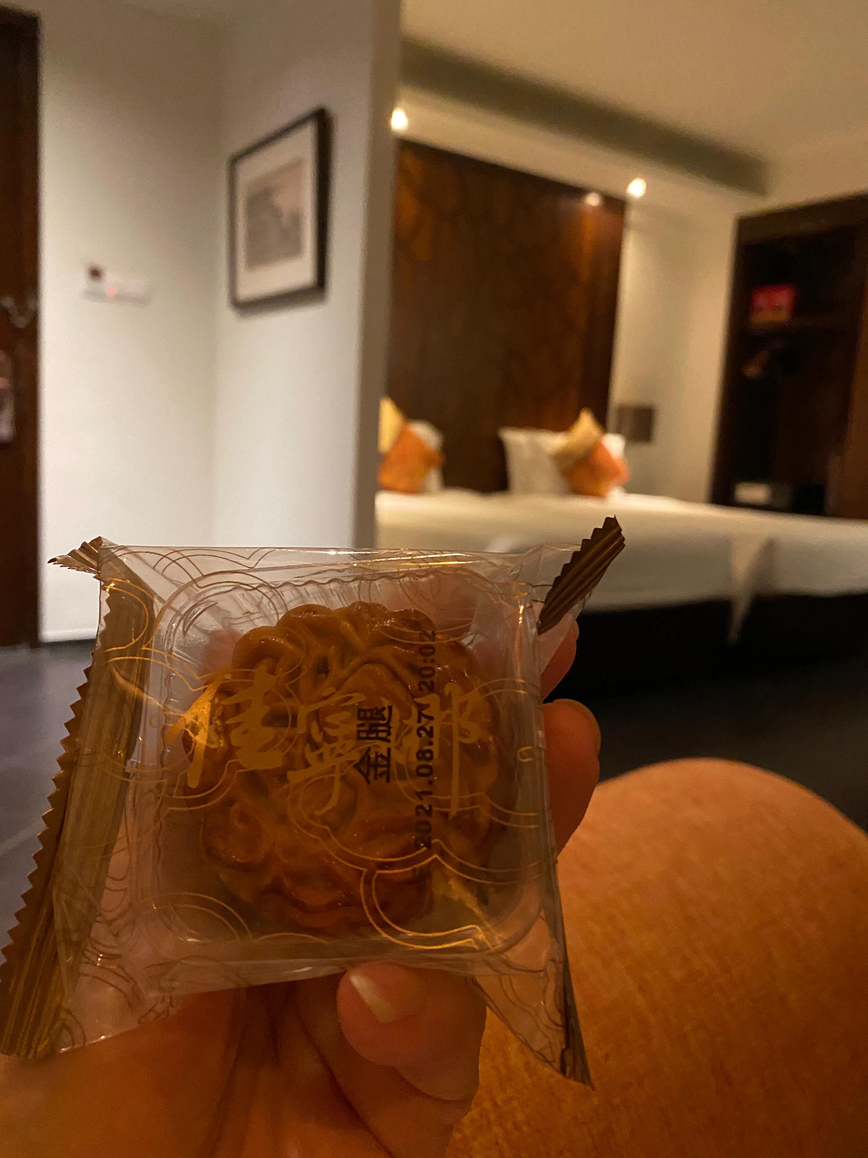 佳宁娜金腿小月饼还是挺好吃的