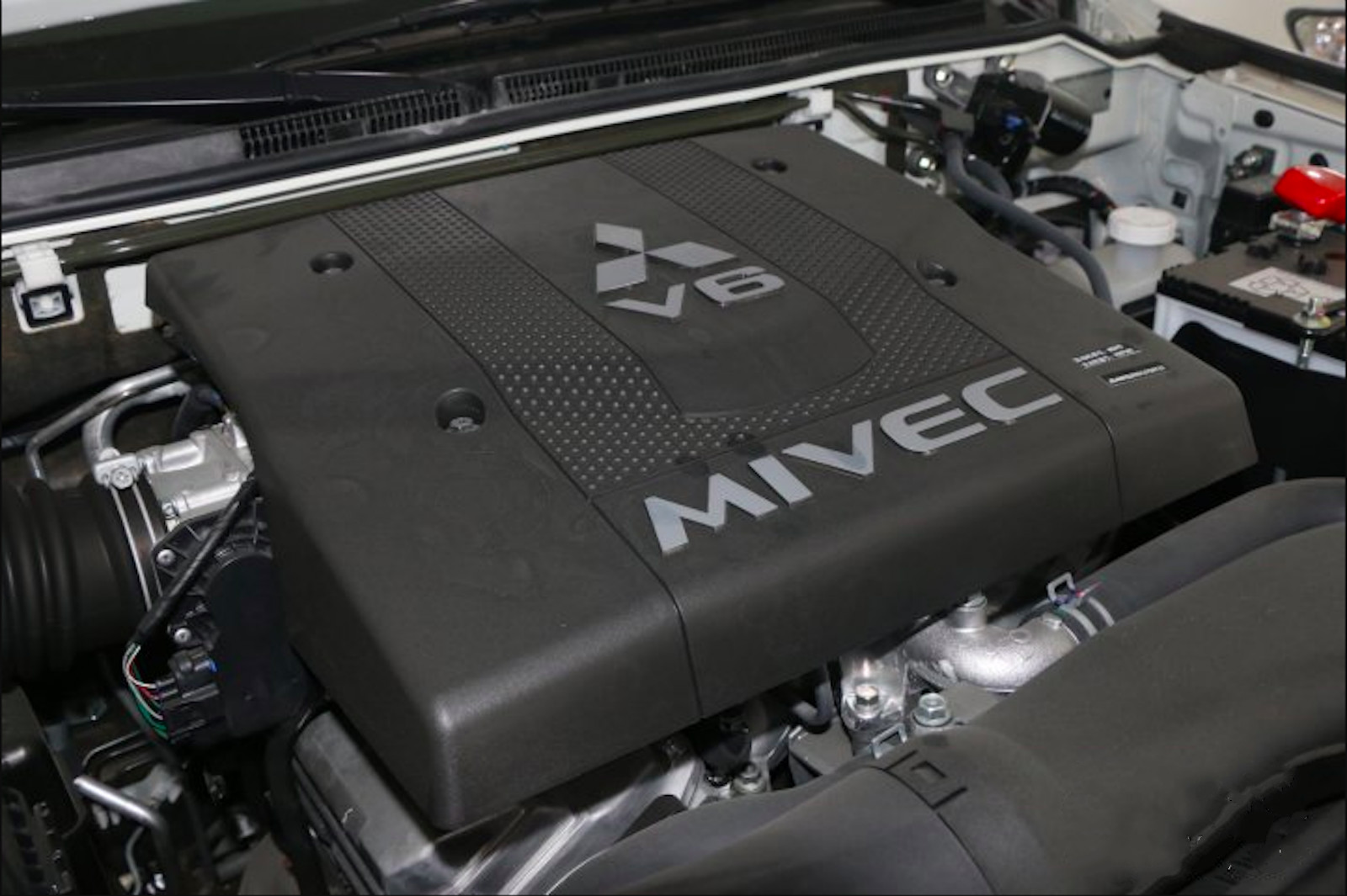 三菱帕杰罗v97哪年停的,三菱帕杰罗v97多少年报废