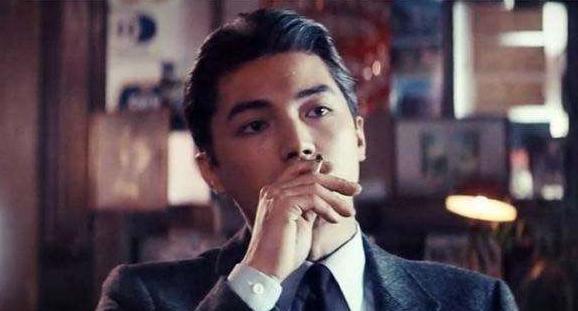 他是“最美东方男子”，曾受伤找裁缝缝8针，被挚爱拒绝孤独一生