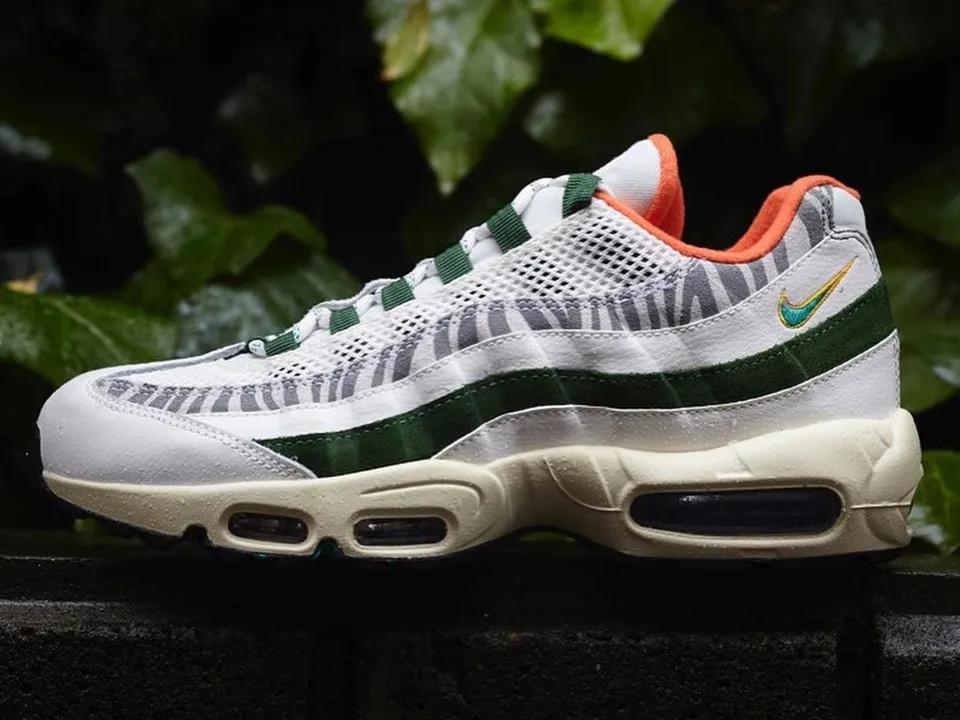 6月dunk鞋上新有哪些,aj1联名dunk有没有黑色