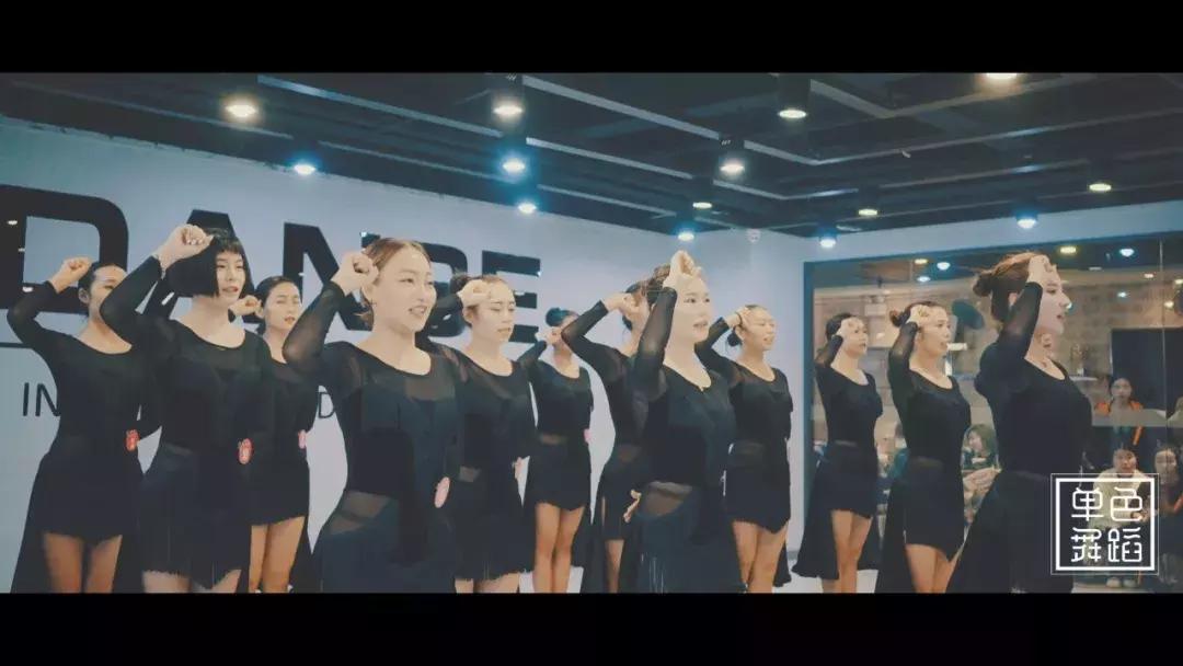 拉丁舞身材都很好吗,身材很好的女生跳拉丁舞