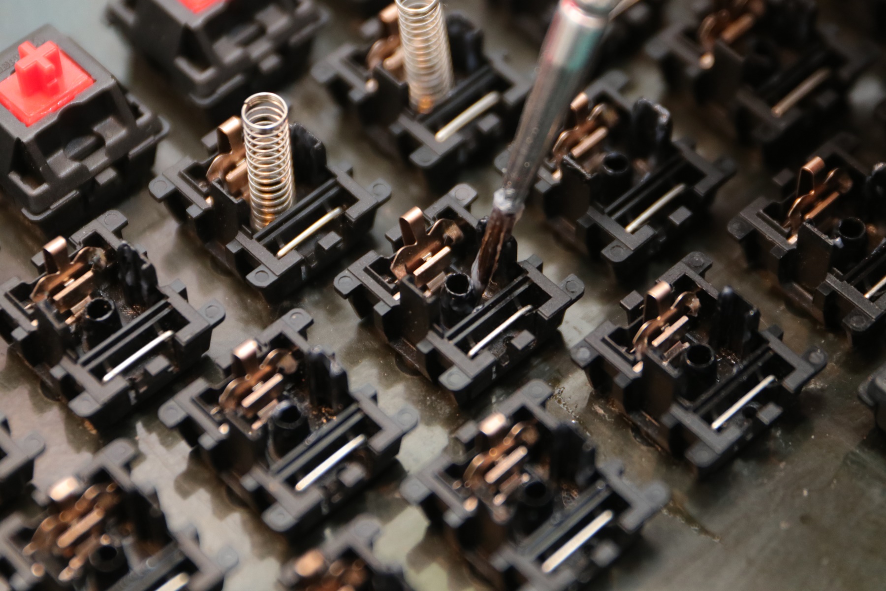 3494机械键盘,不到百元的青轴高颜值键盘