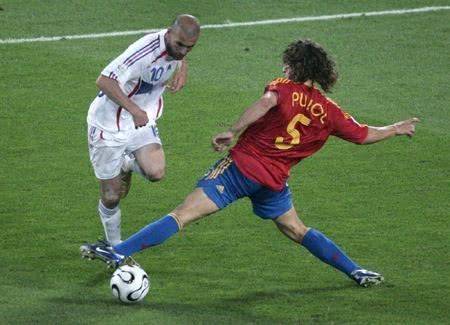 足球女孩,男孩女孩看足球