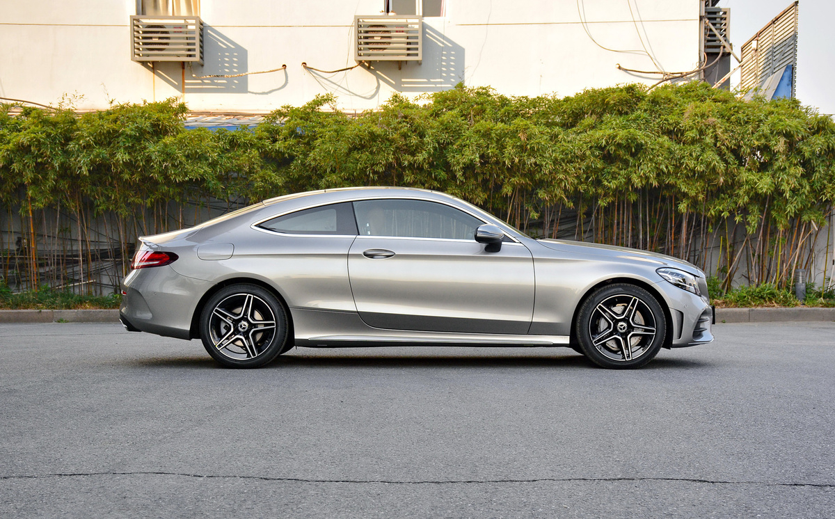 奔驰c260l几秒破百,最厚道豪华b级车